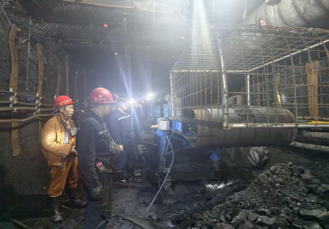 紅旗煤礦持續(xù)推進(jìn)運(yùn)輸系統(tǒng)優(yōu)化，全力助推礦井生產(chǎn)高效運(yùn)轉(zhuǎn)