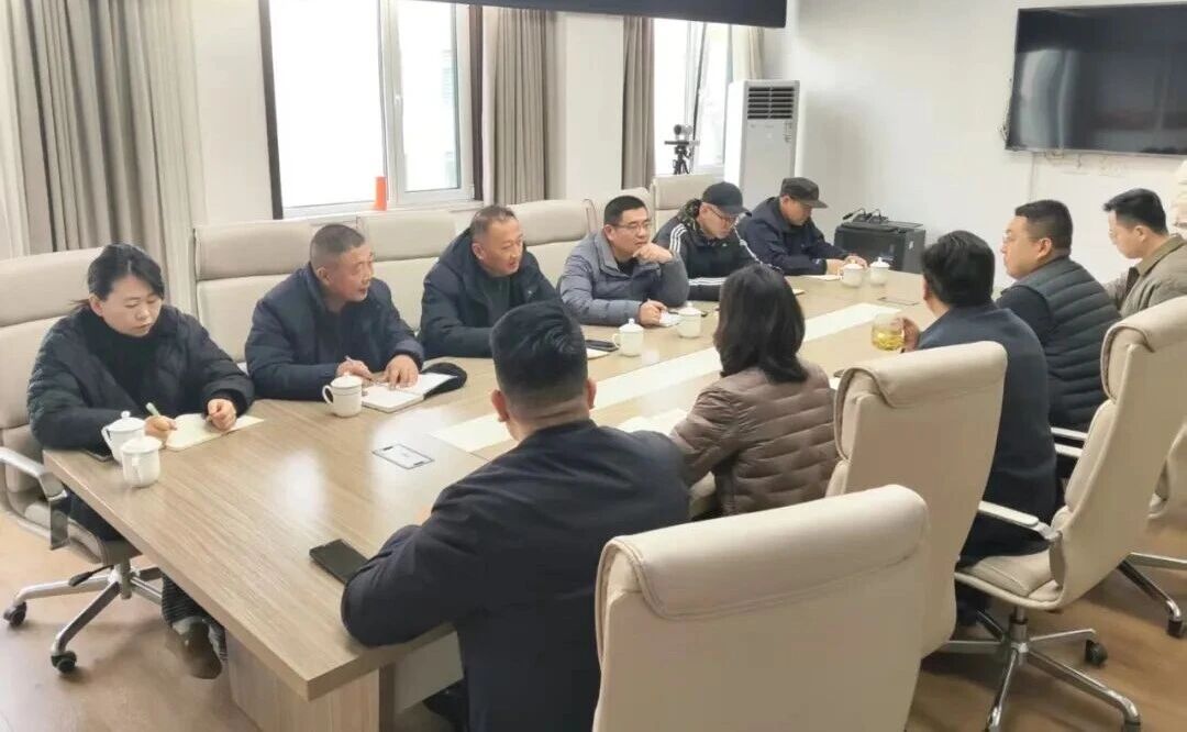 對標(biāo)先進(jìn)謀發(fā)展 學(xué)思踐悟促提升 —魯南電商產(chǎn)業(yè)園赴正方機(jī)器人產(chǎn)業(yè)園開展對標(biāo)學(xué)習(xí)活動1